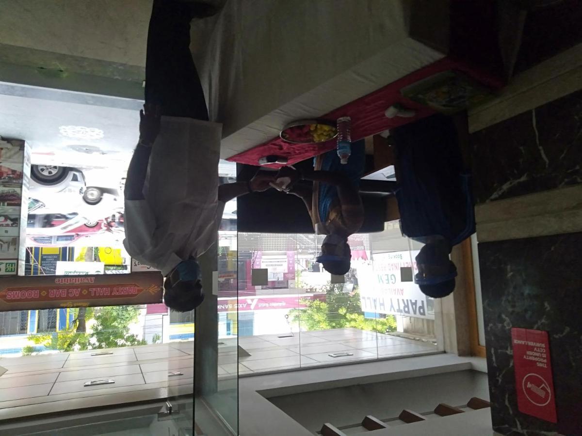 Hotel Sonas Tiruchirappalli エクステリア 写真